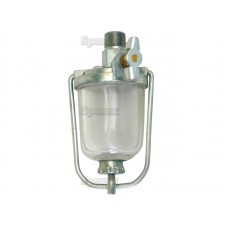 KOZARČEK GORIVA Z PIPICO MF 135